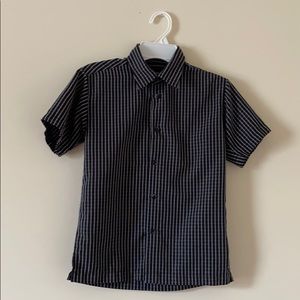 VanHeusen Boy’s Shorts Sleeves  Shirt Size S/C(8)